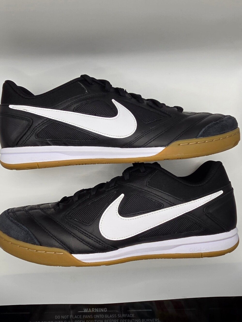 Nike Mens Gato Black/white/gum